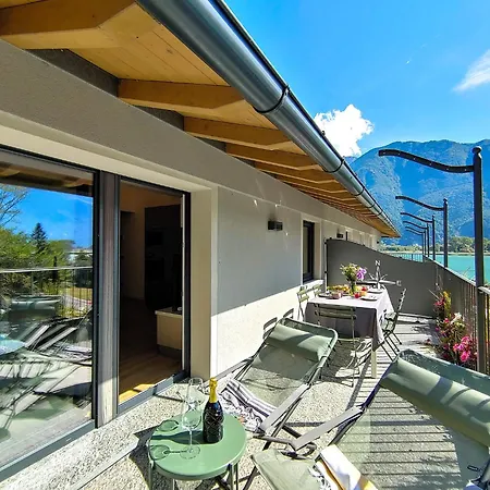 Salute Mit Panorama Balkon Am Dascio