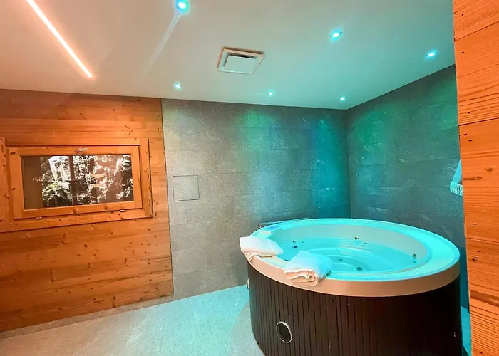 Salute Mit Panorama Balkon Am *