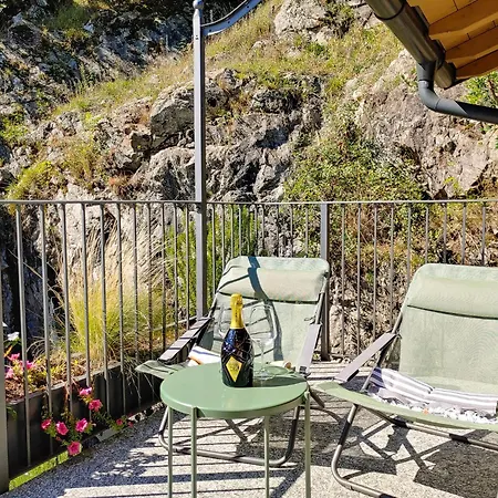 Salute Mit Panorama Balkon Am *