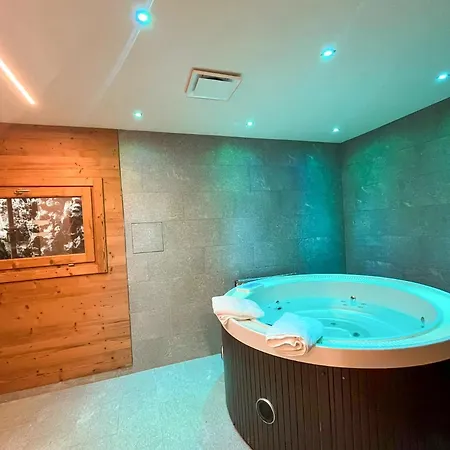 Salute Mit Panorama Balkon Am *