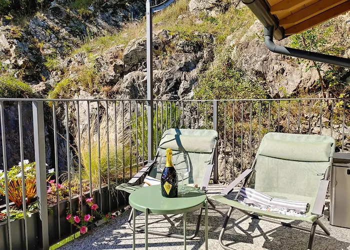 Salute Mit Panorama Balkon Am *