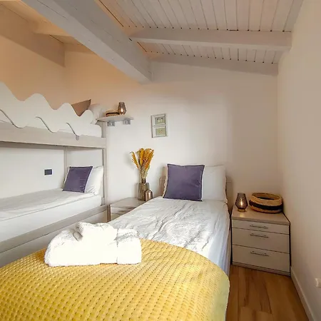 Salute Mit Panorama Balkon Am דירה