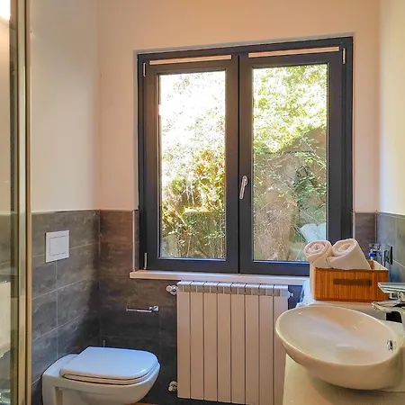 Salute Mit Panorama Balkon Am